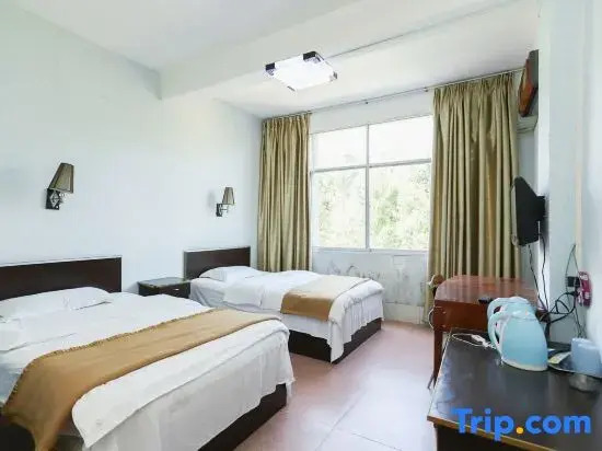 Xingyi Longquan Business Hotel