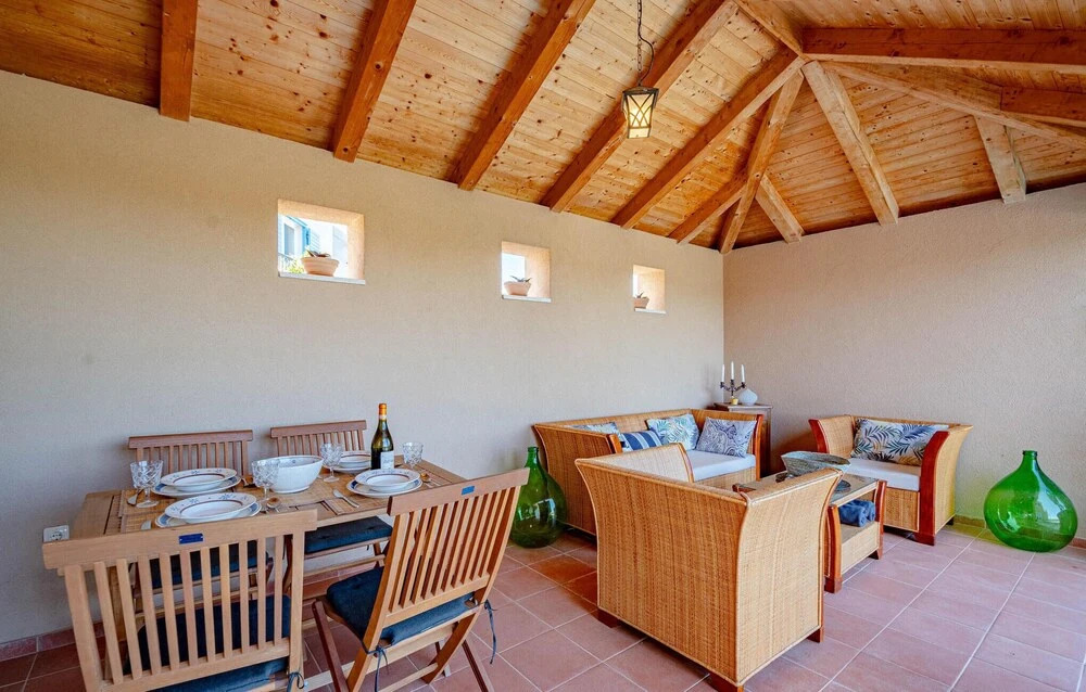 Beach Front Home In Zrnovo