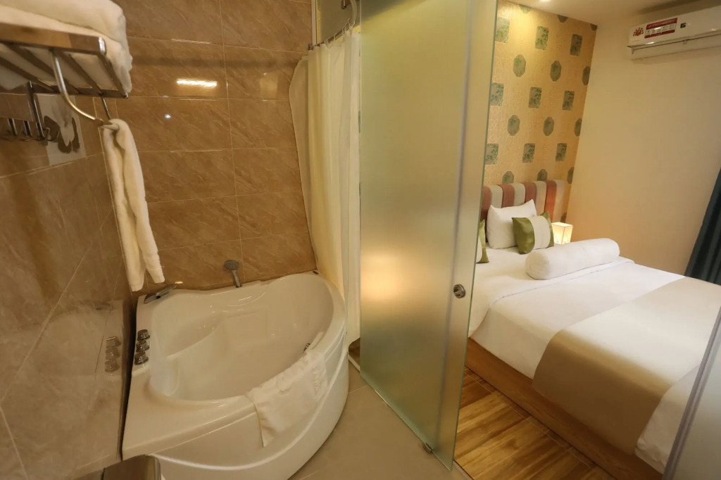 Thuy Sakura Hotel & Serviced Apartment