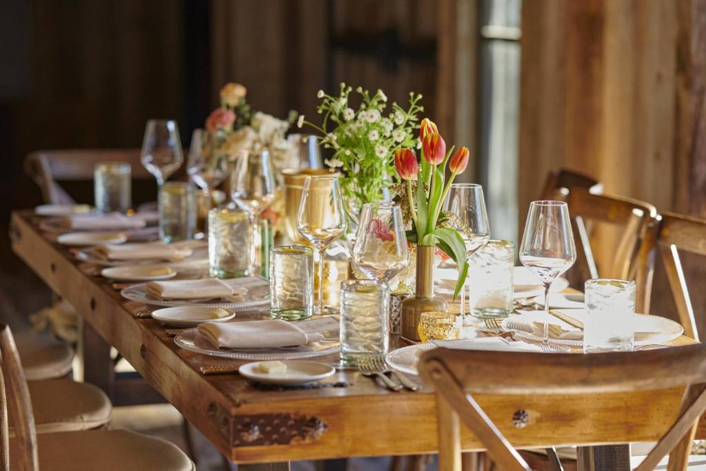 Hotel Drover, Autograph Collection