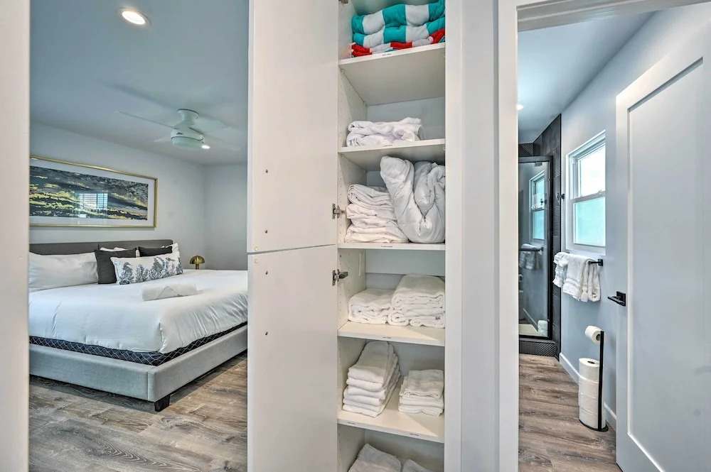 Mod San Diego Apt w/ Patio - Walk to Harbor!