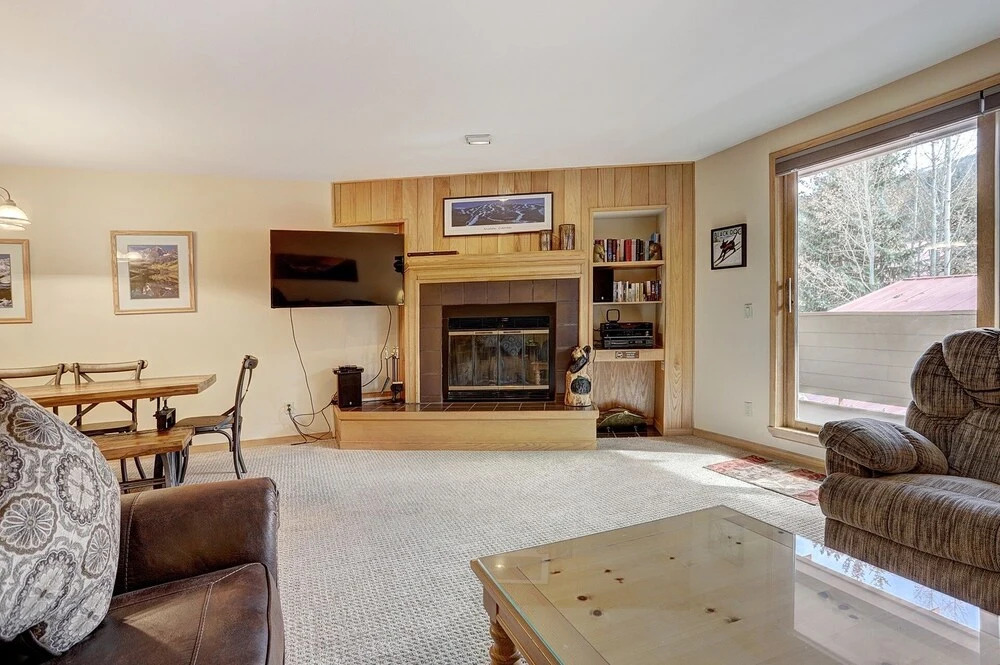 107 Ski Run 2 Bedroom Condo by RedAwning