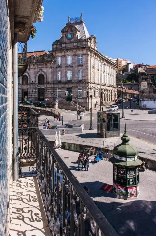 Cardosas Charming with Balconies and AC