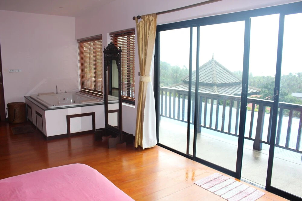 Luxurious House With sea View - 2 Swimming Pools