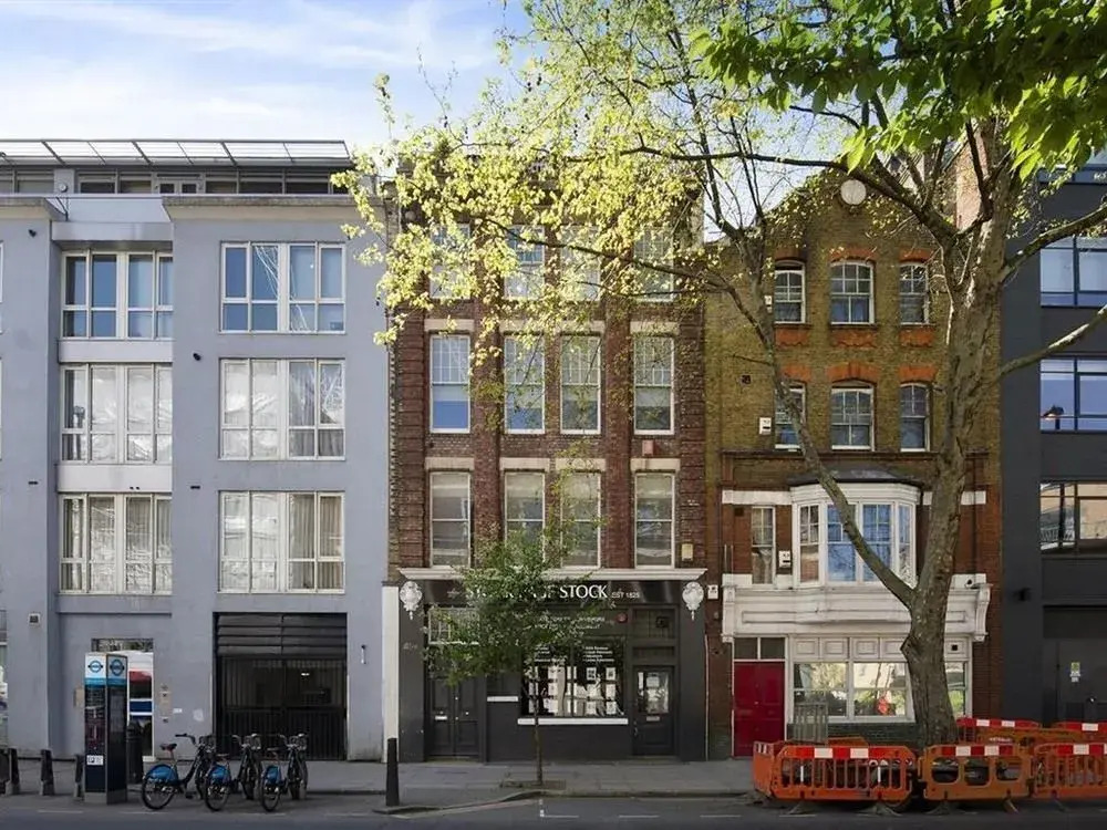 83 Goswell Apartment
