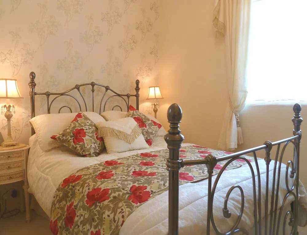 Hesketh Crescent Apartment