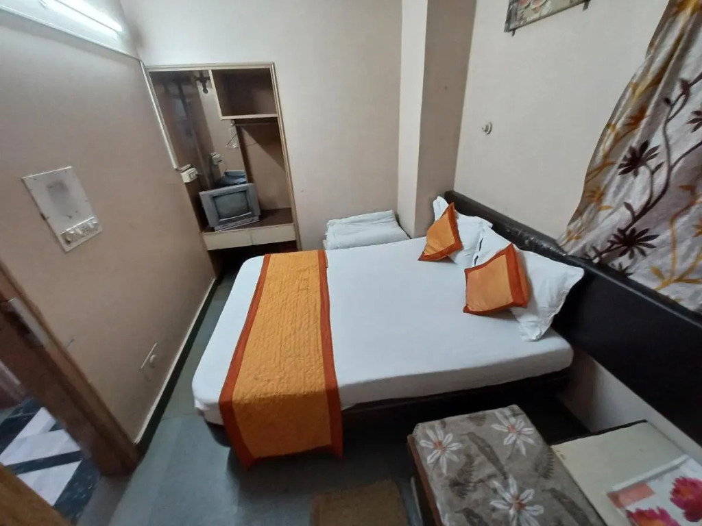 Kailash Hotel