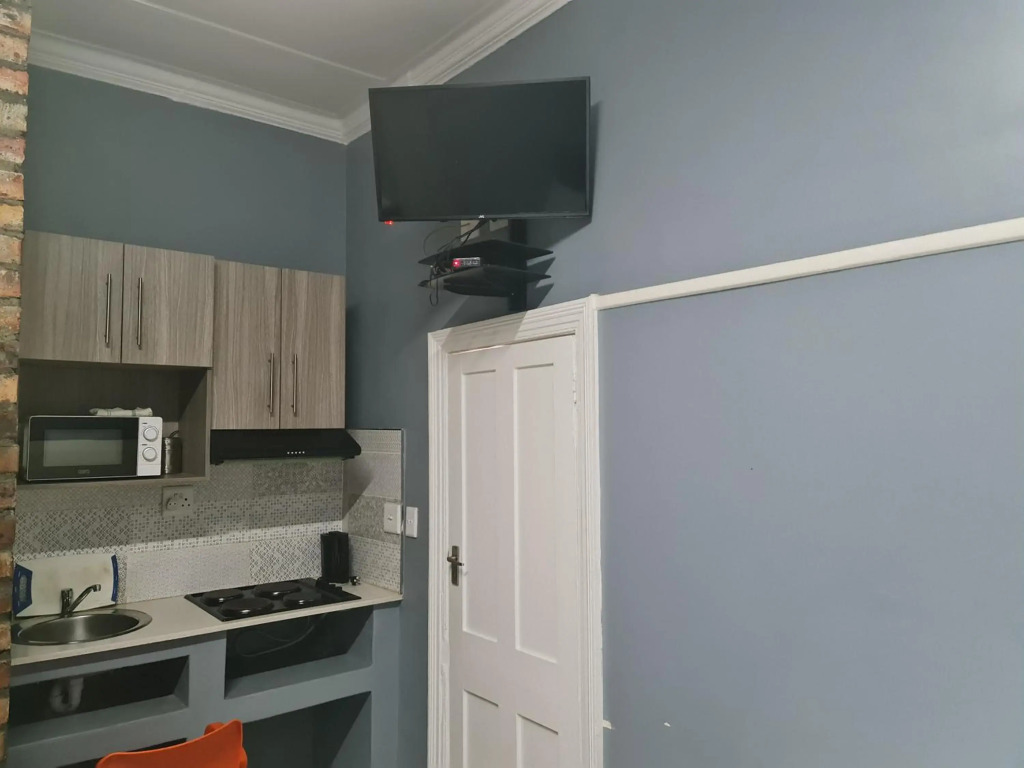 Hasate Guest House 10 Florence street Oakdale Belliville 7530 cape town south African