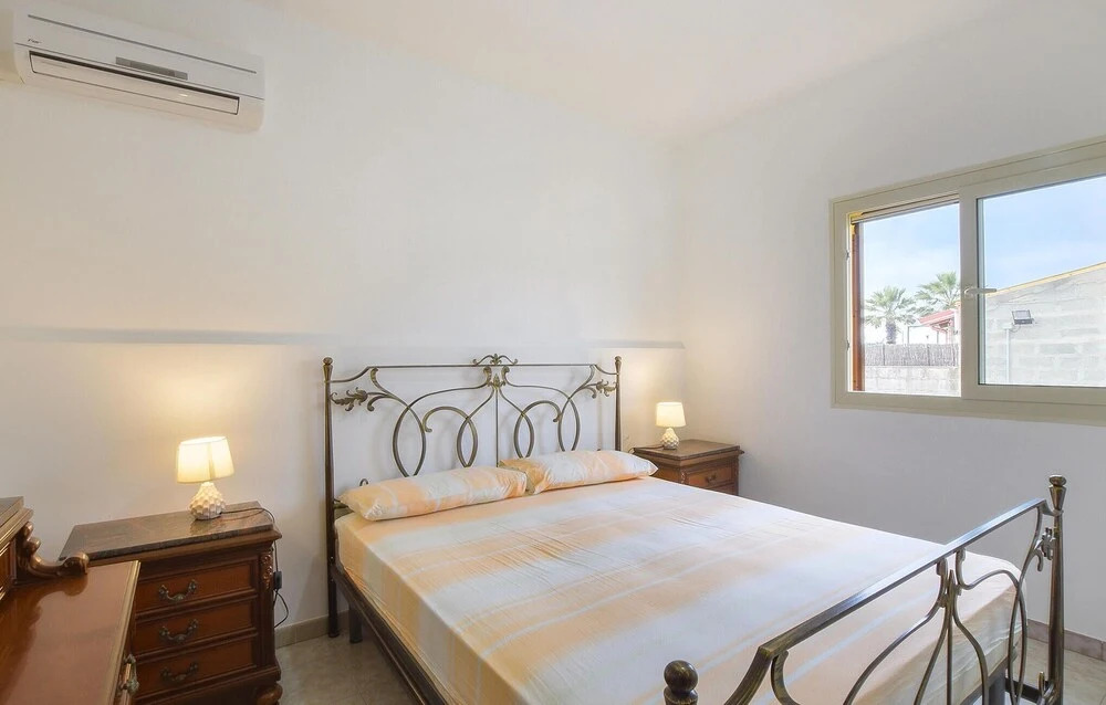 Nice Home in Modica With Wifi, 4 Bedrooms and Outdoor Swimming Pool
