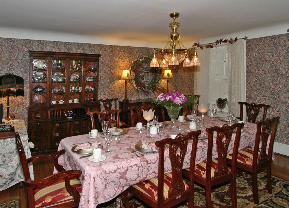 Cobblestone Manor