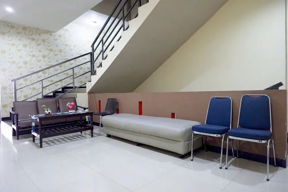 Reddoorz Plus Near Rs Hermina Kendari