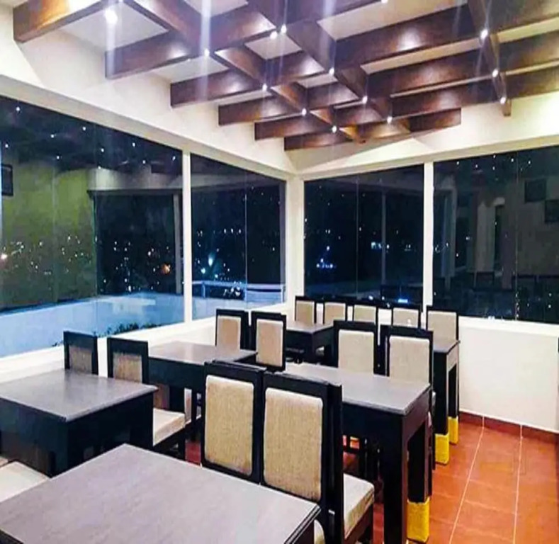 Fabhotel Sholas Residency I