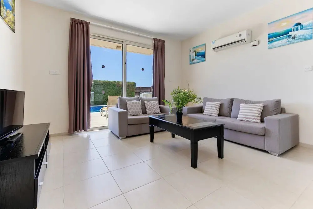 Sea Point Villas Coral Bay Luxury Private Pool villas walk to Beach 3 - 5 BDR in 1 resort