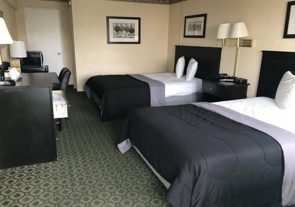 Red Carpet Inn & Suites