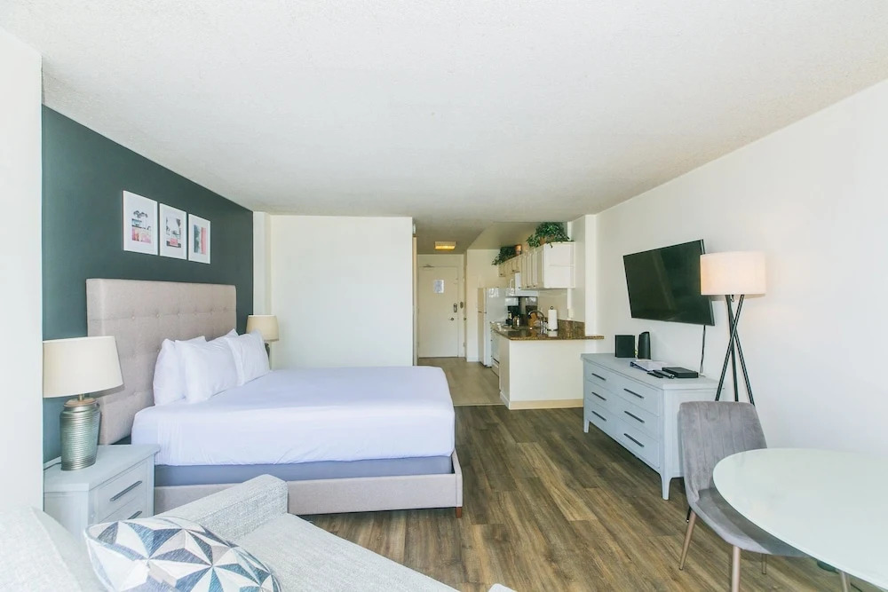 Ilikai Marina Studio City View Condos with Fully Equipped Kitchens & Free Wifi