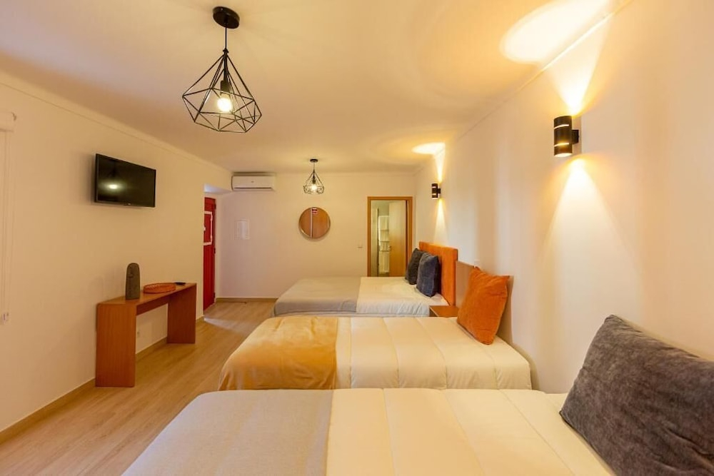 Luxury Palm Suites
