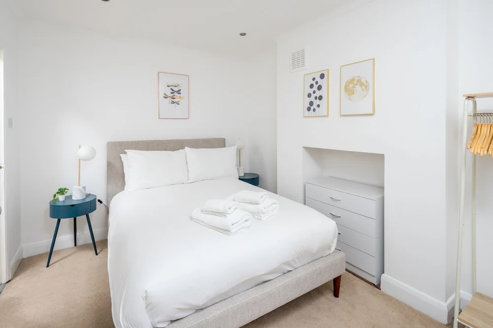 JOIVY Chic & Modern 2-Bed Flat W/ Patio In Pimlico