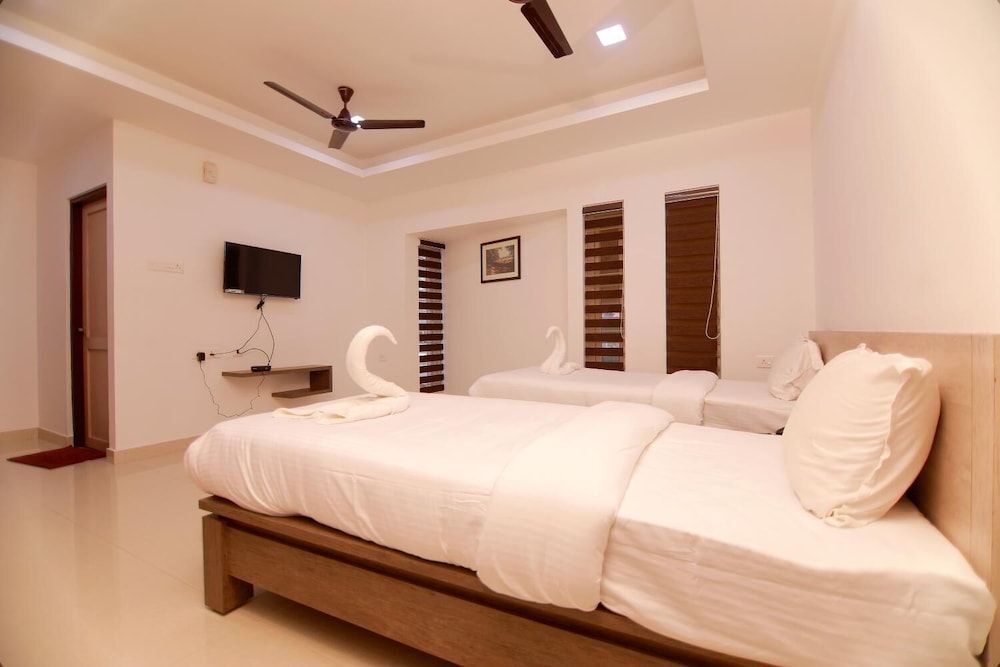 Chandra Inn