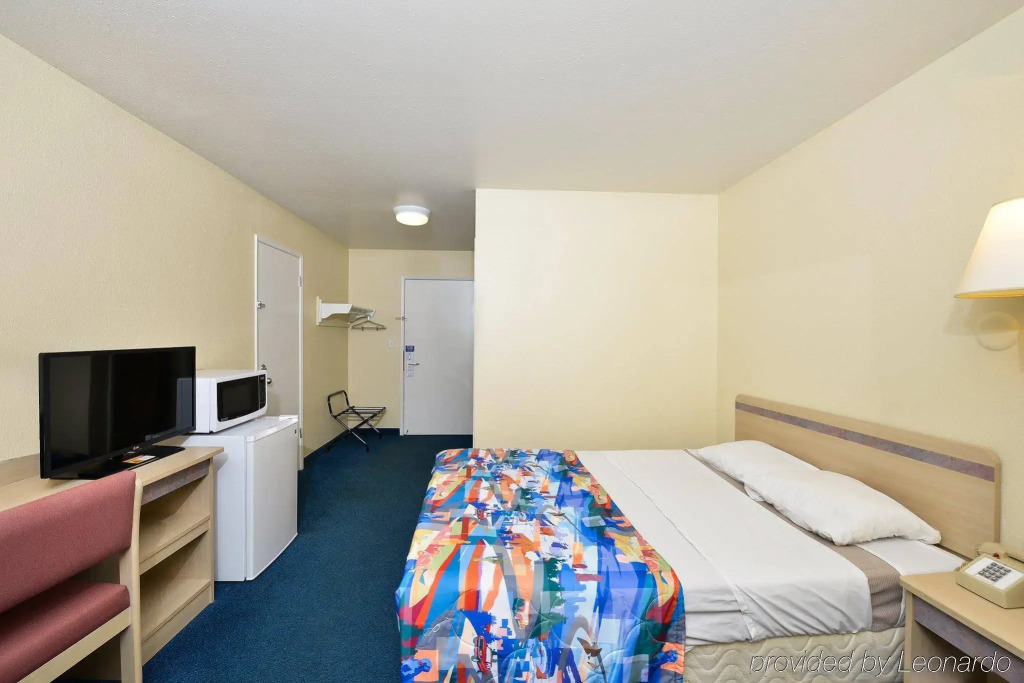 Americas Best Value Inn - Lincoln Airport