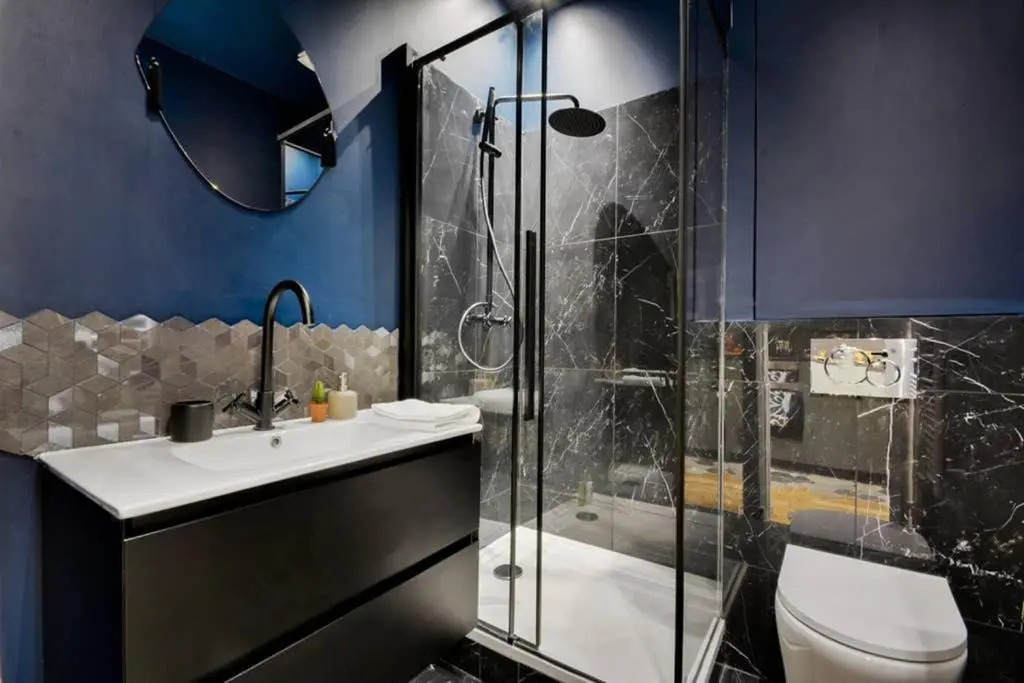 Amazing 10bed in the heart of le marais and suprises...