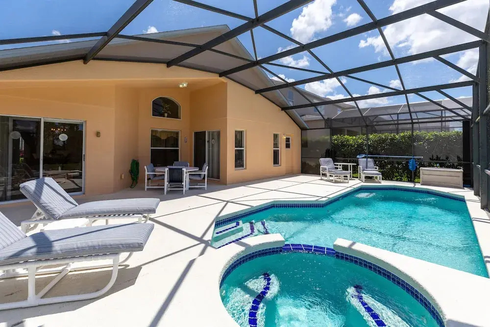 Waterside Villa - Family 4 bed Emerald Island Resort pool home thats close to Disney World