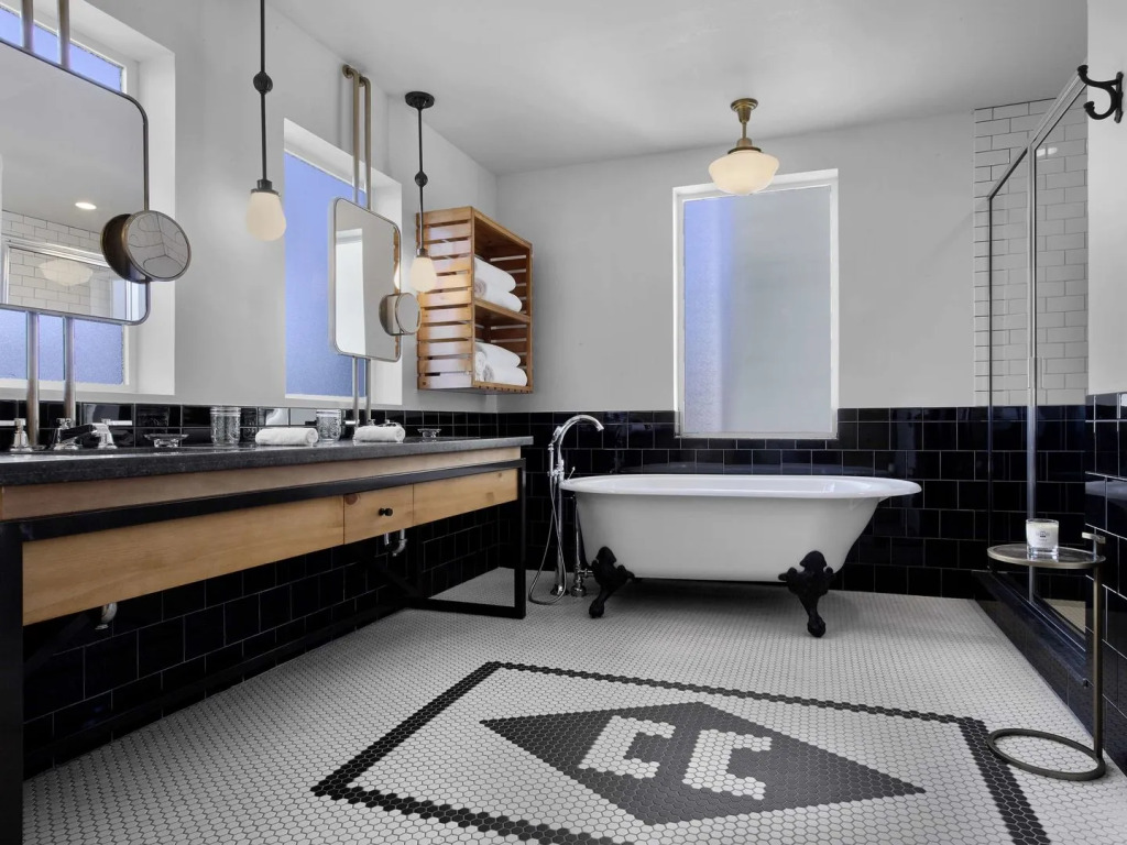 Cavalry Court, by Valencia Hotel Collection