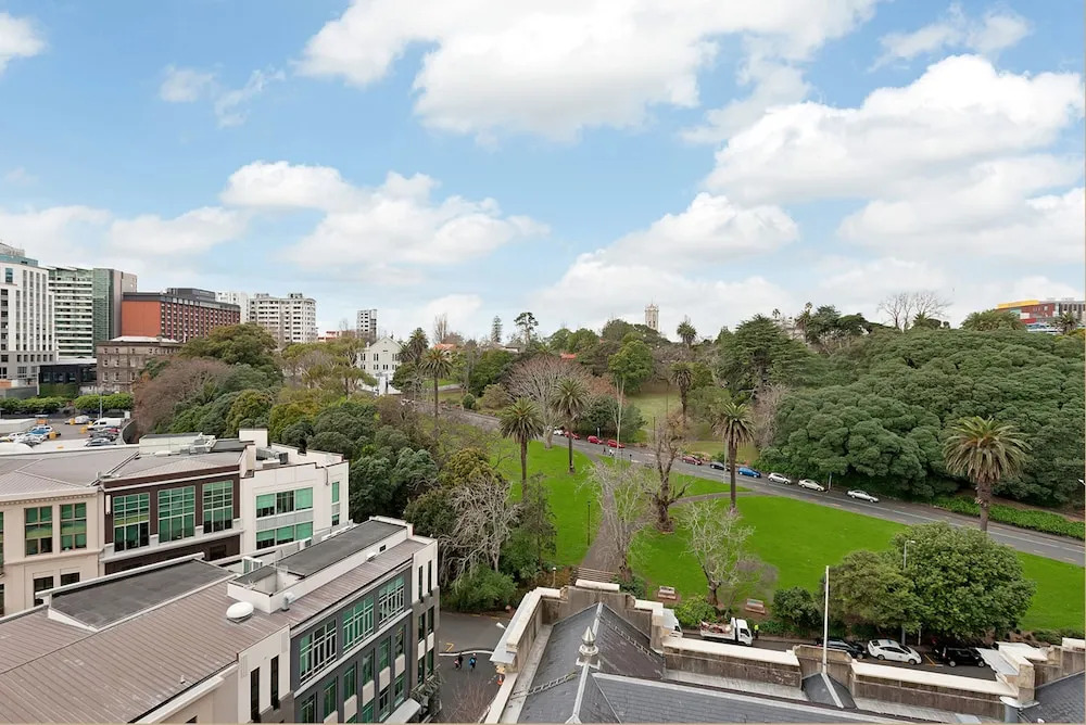 QV Spacious City Apartment - 737