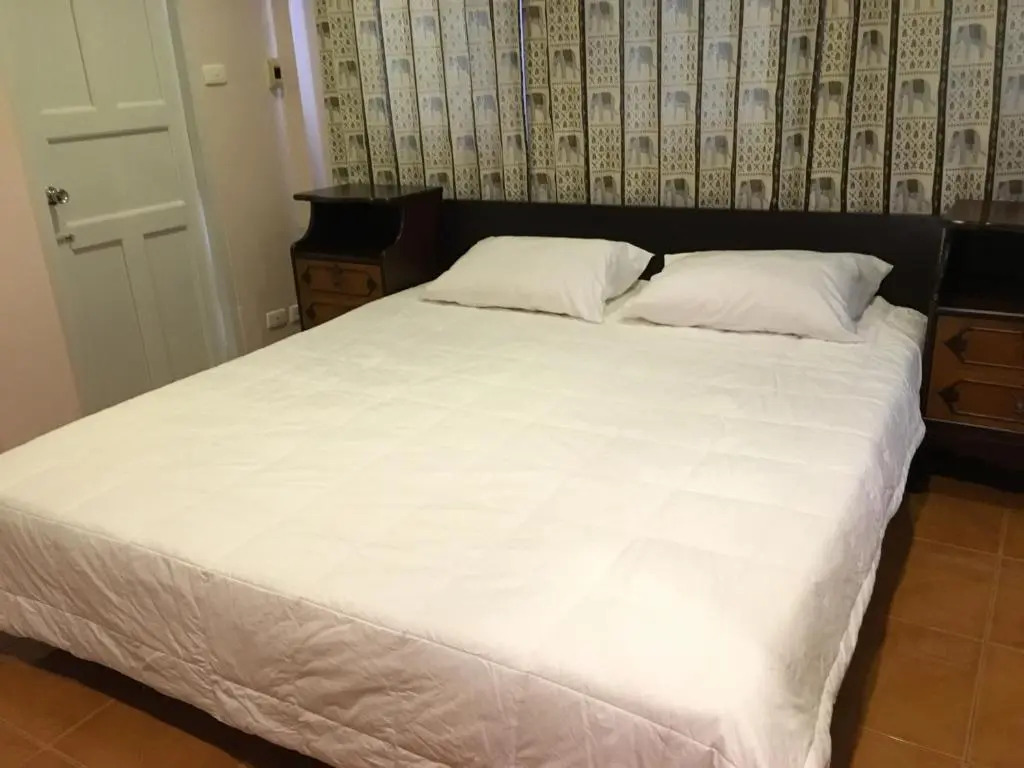 The Grand Palace Hotel