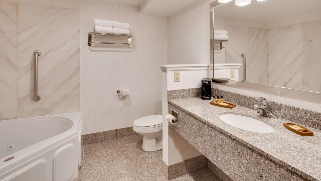 Best Western Plus Belle Meade Inn & Suites