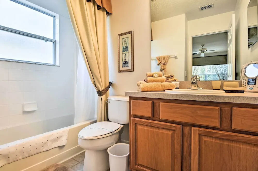 Luxe Terra Verde Villa w/ Theater: 6 Mi to Disney