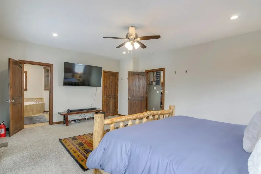 4 Mi to Hot Springs! Modern Mtn Home in Pagosa