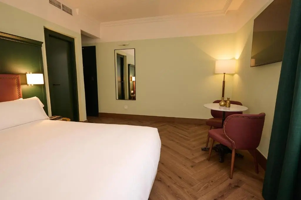 Honest Granada Hotel