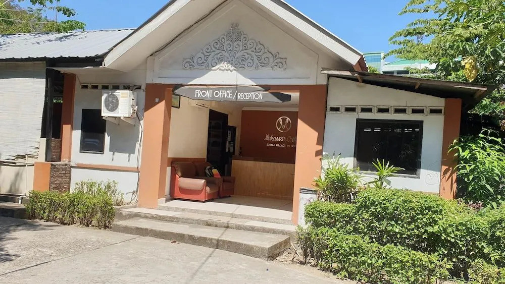 Oyo Flagship 2472 Makassar Cottage