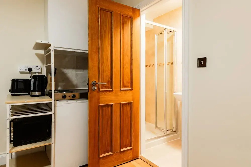 Warm Apartments in Queensway