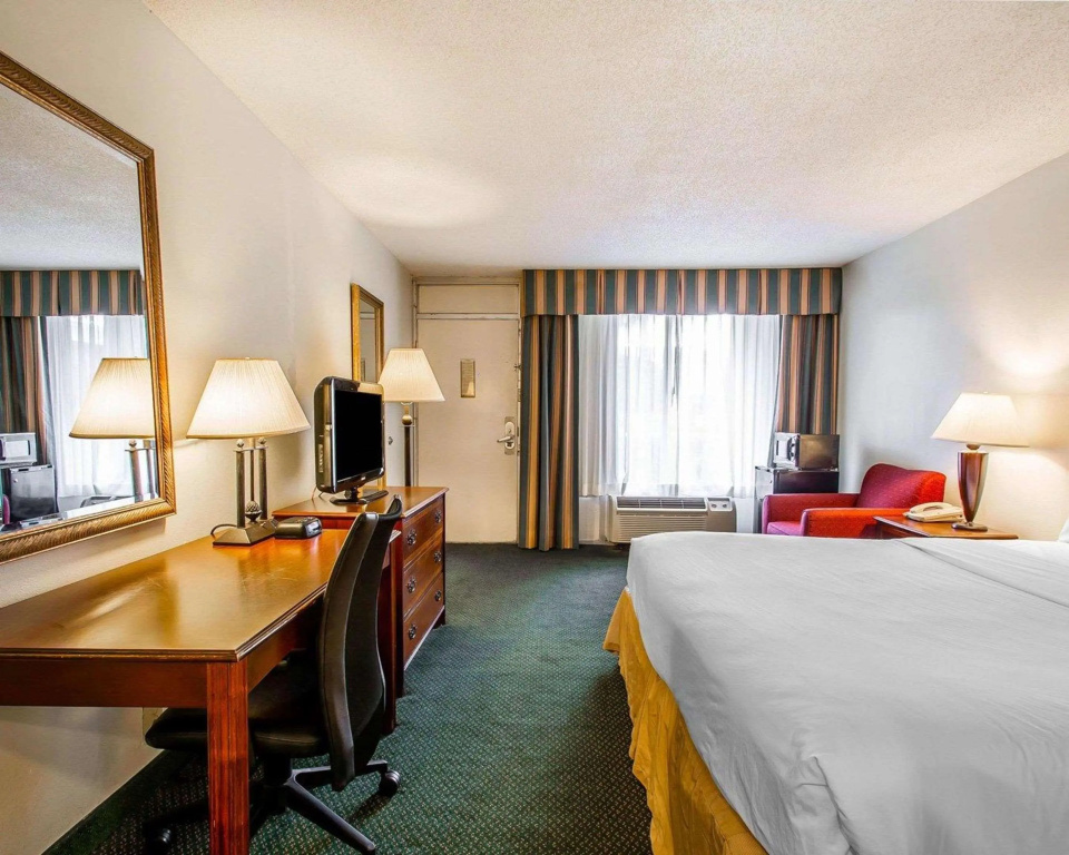Clarion Inn & Suites Dothan South