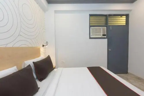 Collection O 79351 The Hosteller