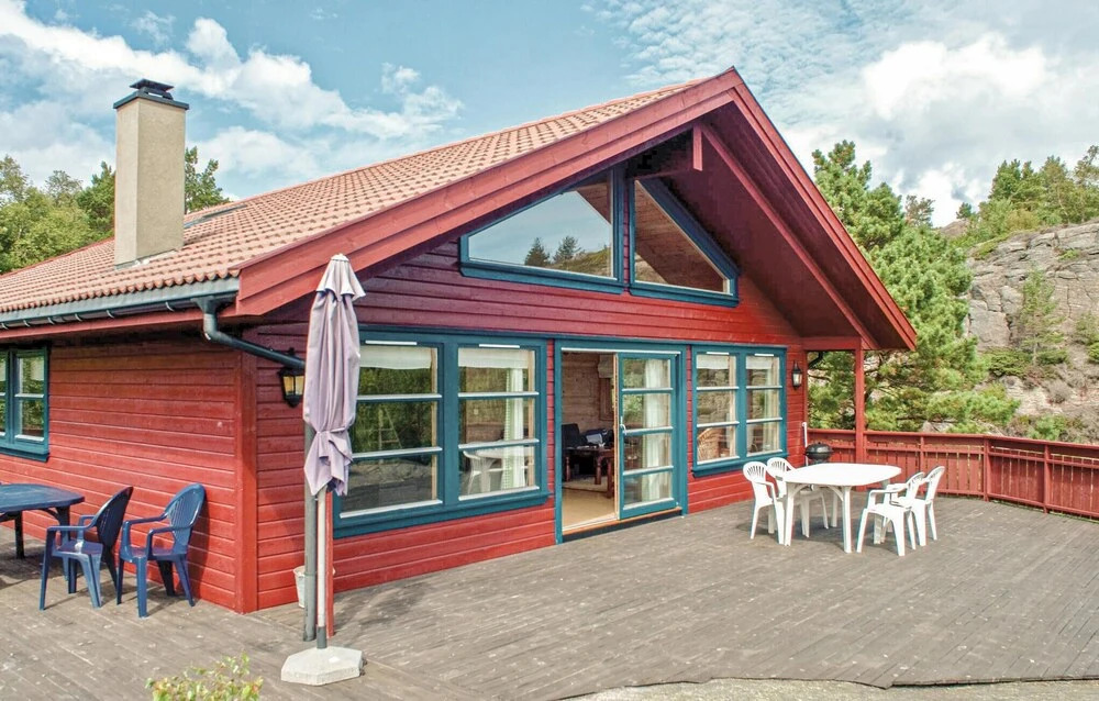 Nice Home In Lindesnes With Sauna