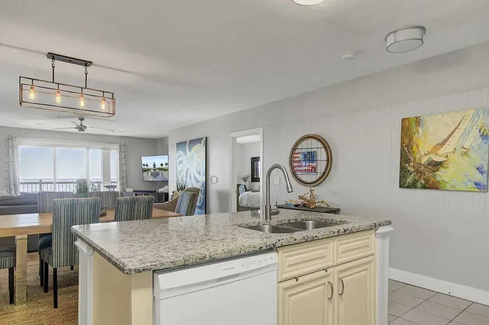 Beachfront 3bdr Condo w/ Pool & Deck Ocean Views Ocean Blvd #102 by Avantstay