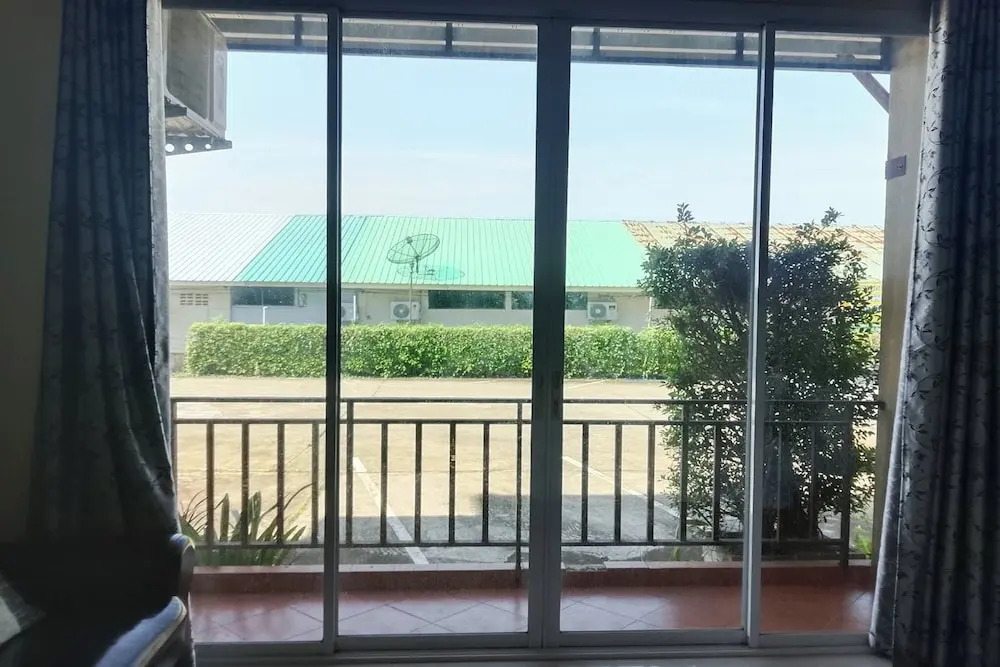 Karnmanee Place Hotel