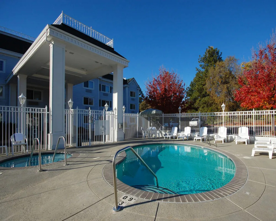 Paradise lodge