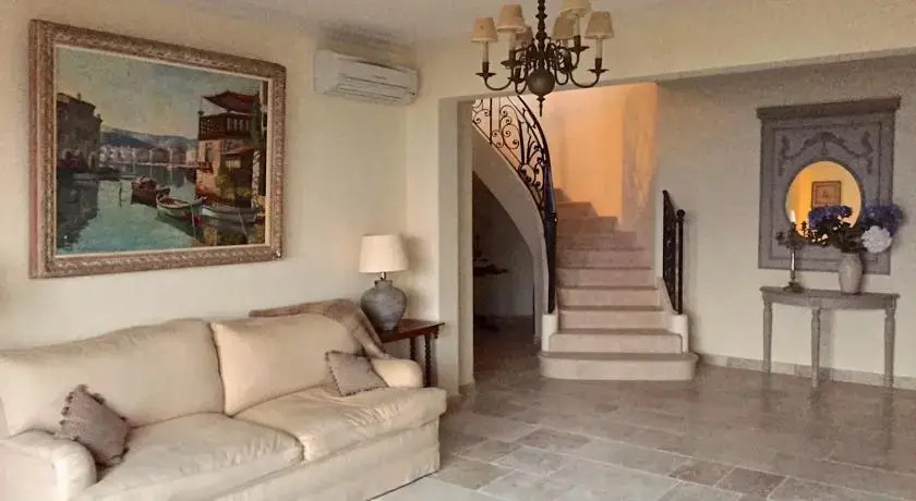 Villa Bougainvillea