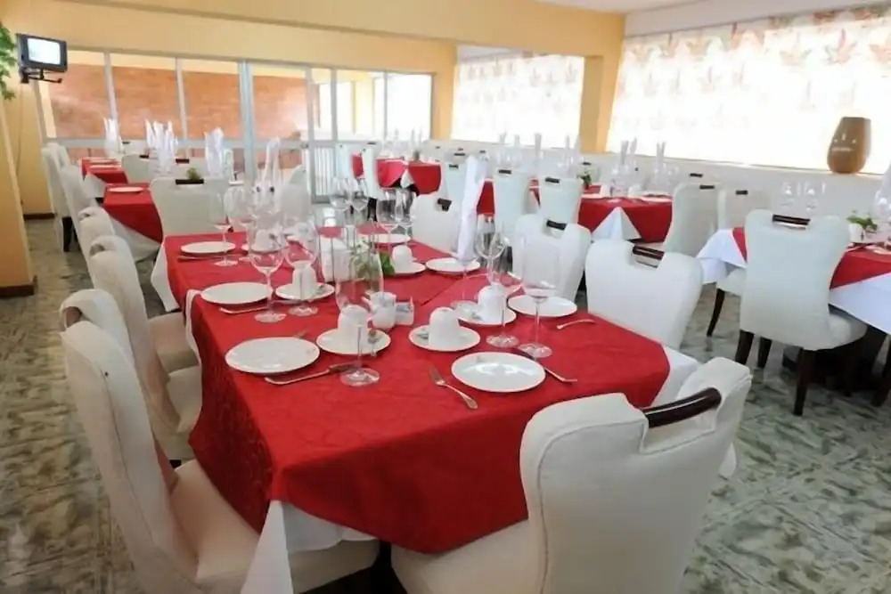 Hotel Ritz Sumbe