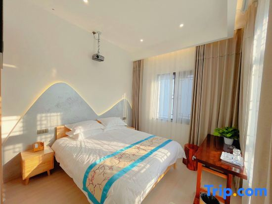 Fuyang Qingjingshan Juzhu B&B