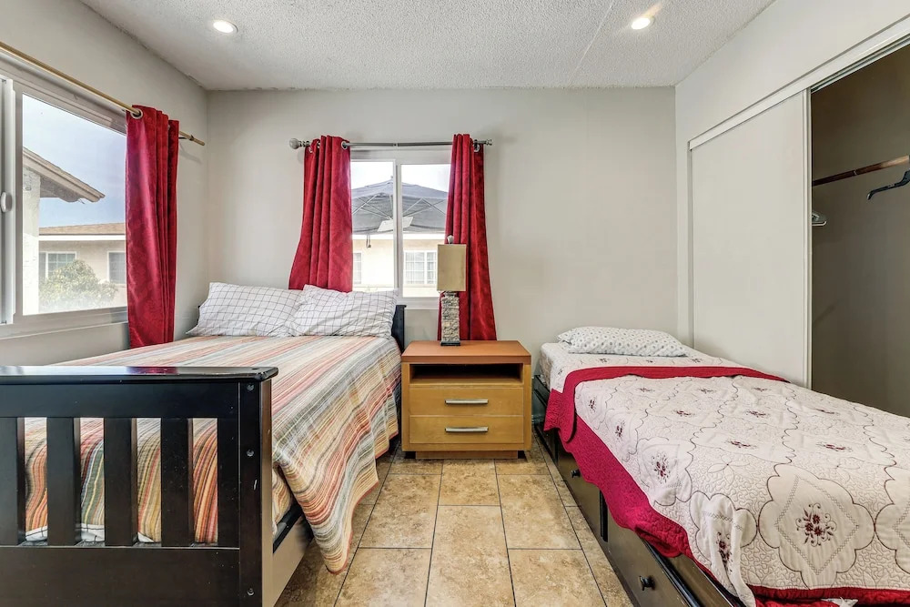 Socal Launchpad: 3BR in Hawthorne, 4 Mi to Sofi