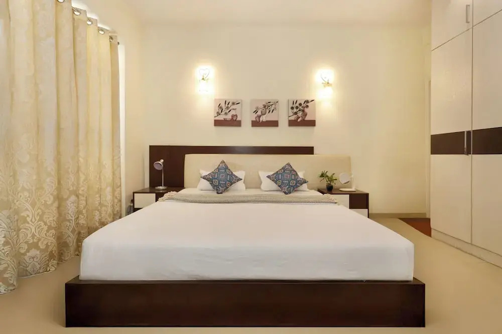 Golden Oak by Redolivenr. DLF Golf Course3bhk