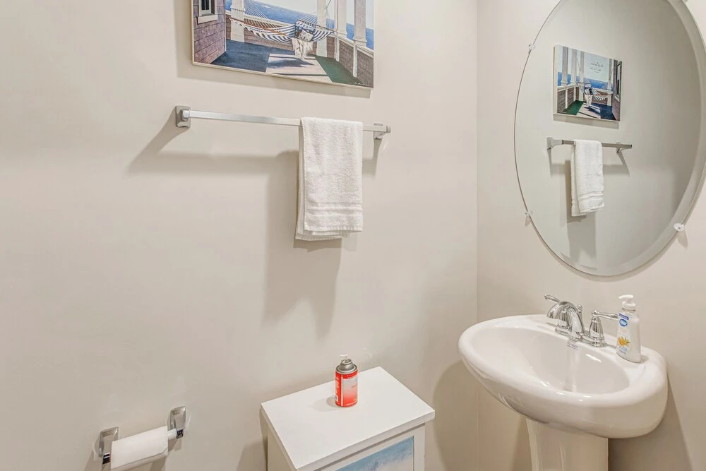2 Mi to Sea & Sand! Modern New Build in Surfside