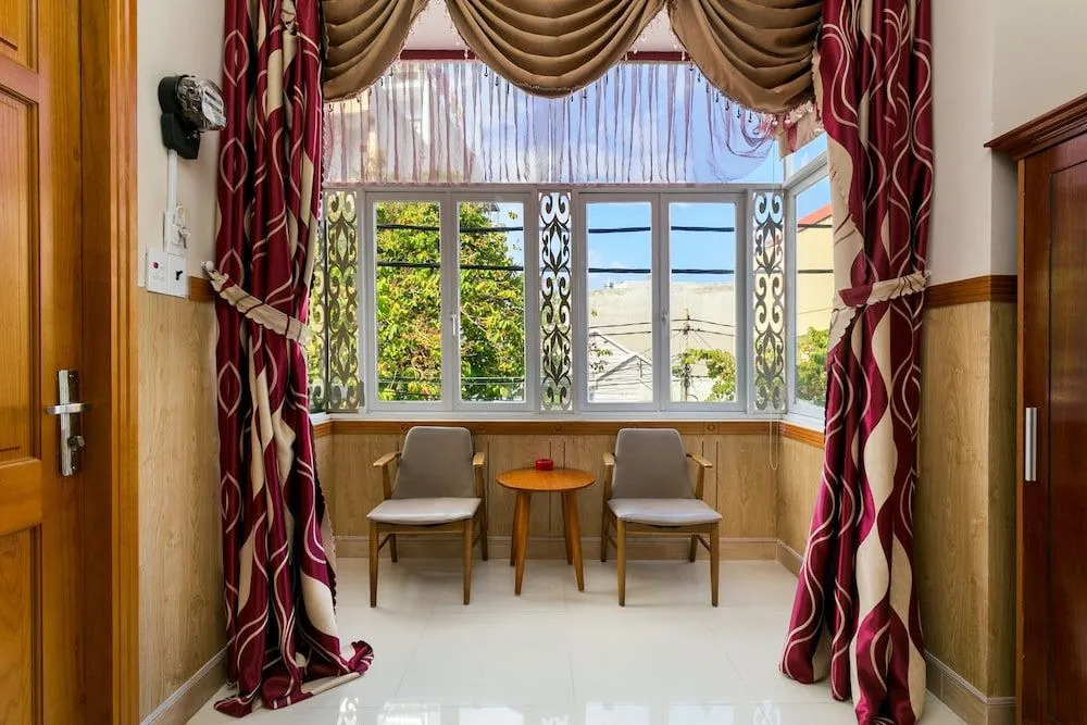 OYO 393 Xuan Thuy Hotel