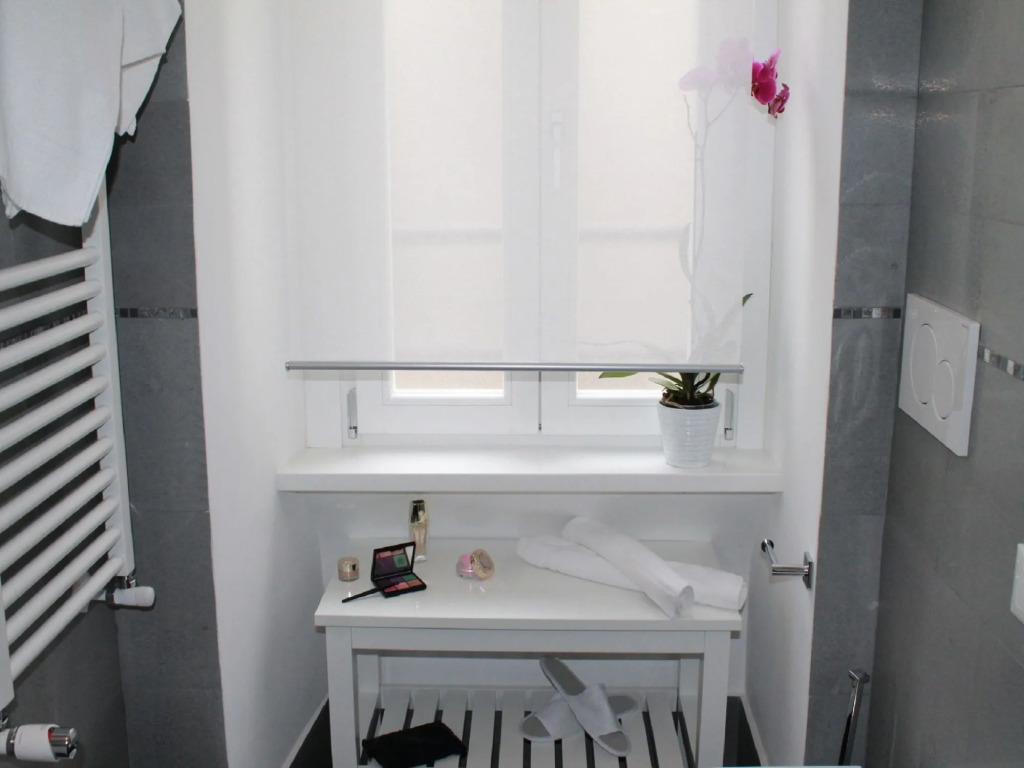 Elenoire Rooms & Suite