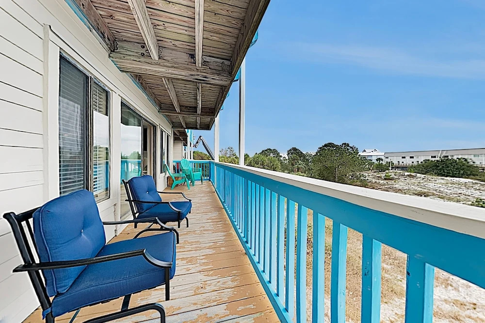 New Listing! Gulf-view : Heated Pool, Hot Tub 2 Bedroom Condo
