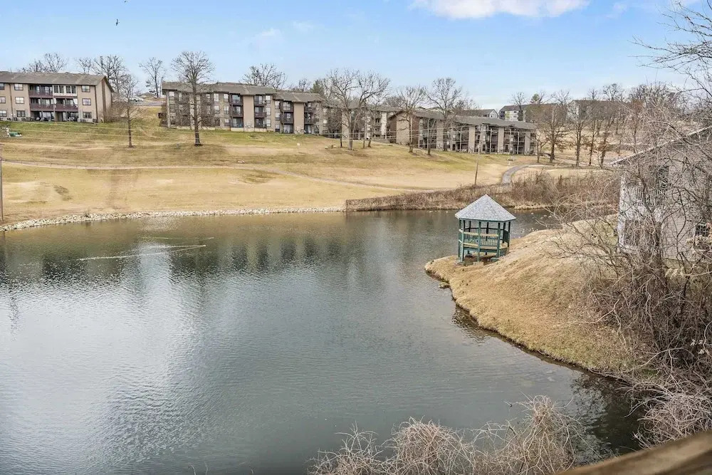 Stunning Water View Pet Friendly, Indoor Pool